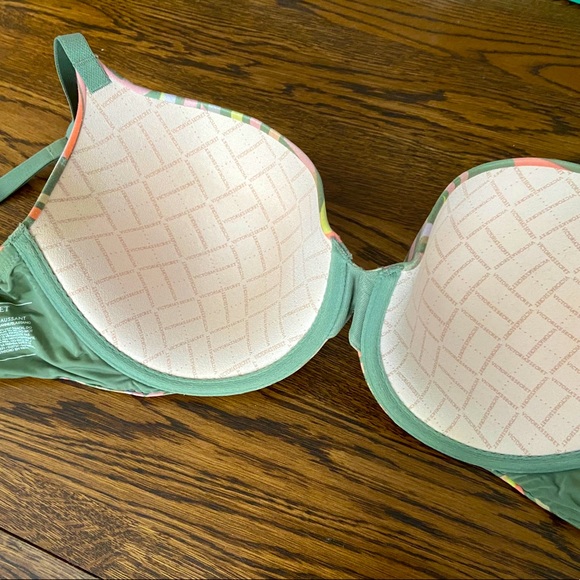 Victoria’s Secret Semi-Demi Uplift Bra - Picture 2 of 3